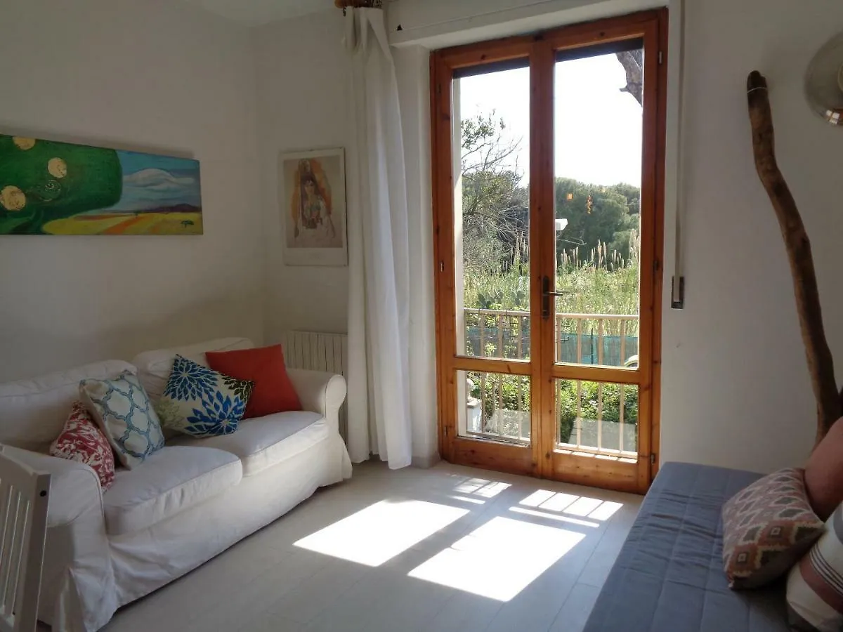 Apartment Ferienwohnung La Casa Di Nina Quercianella Italien