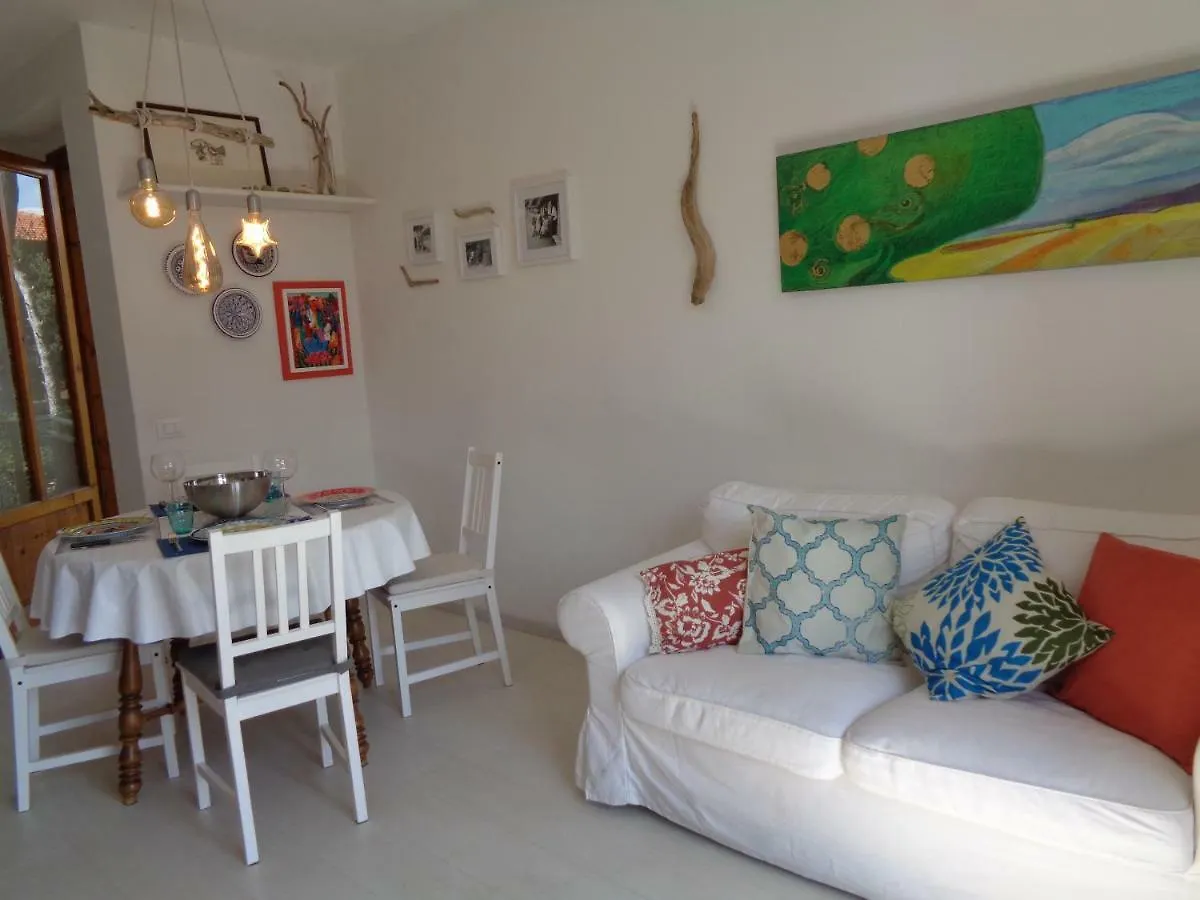 Apartment Ferienwohnung La Casa Di Nina Quercianella