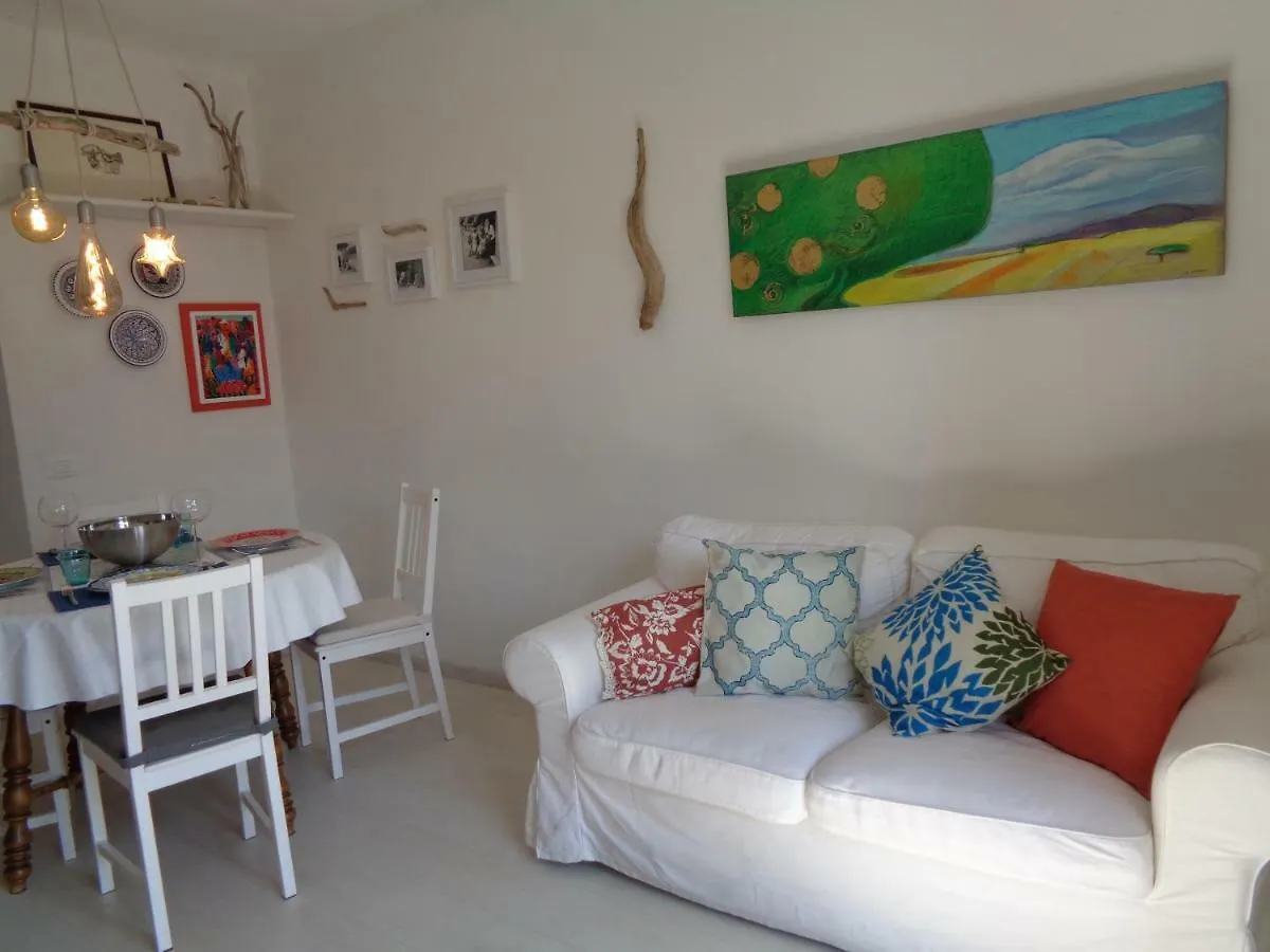 Apartment Ferienwohnung La Casa Di Nina Quercianella